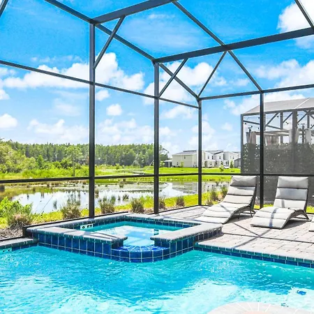 Elegant Retreat With Private Spa & Pool